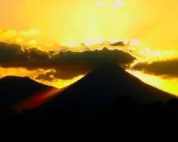 Arenal entre sombras y sol...