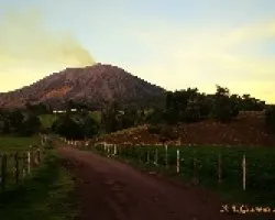 Volcan Turrialba humeando
