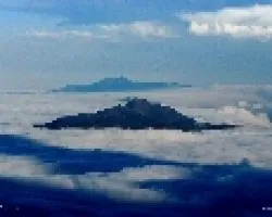 Cimas en un mar de Nubes