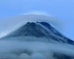 Cumbre entre Brumas