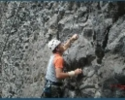 escalada en pared basaltica