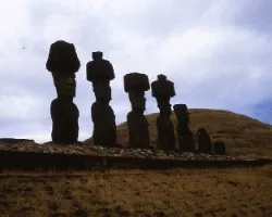 ATARDECER EN RAPA NUI