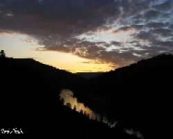 Atardecer en el agua del Sil