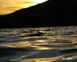 Atardecer en el agua del Sil