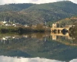 Como se refleja en el agua del Sil