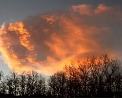 EL CIELO ARDE
