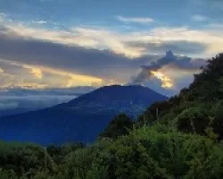 Amanecer entre Colosos