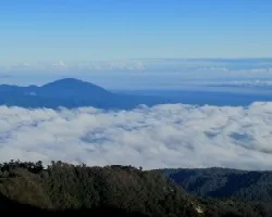 Amanecer sobre Nubes
