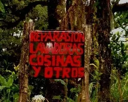 Un rótulo a la vera del camino.
