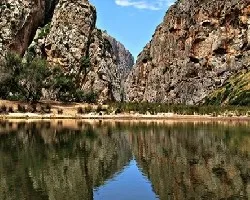 Rocas y agua 1