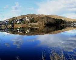 Reflejos en el rio