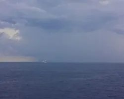 BAJO LA TORMENTA
