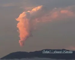 BELLO ATARDECER VOLCAN TURRIALBA