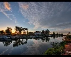 Amanecer en el puerto.