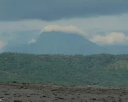El Orosi desde Bahía Salinas