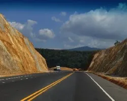 Cortes en el terreno, Autopista del Sol