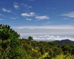 Montañas y nubes
