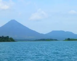 Volcán arenal y cerro chato