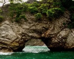 Entre la tierra y el mar
