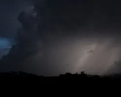 Lluvia en el horizonte