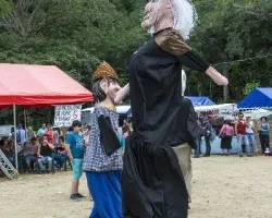 Fiesta rodeada de jocotes