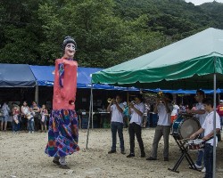 Fiesta rodeada de jocotes